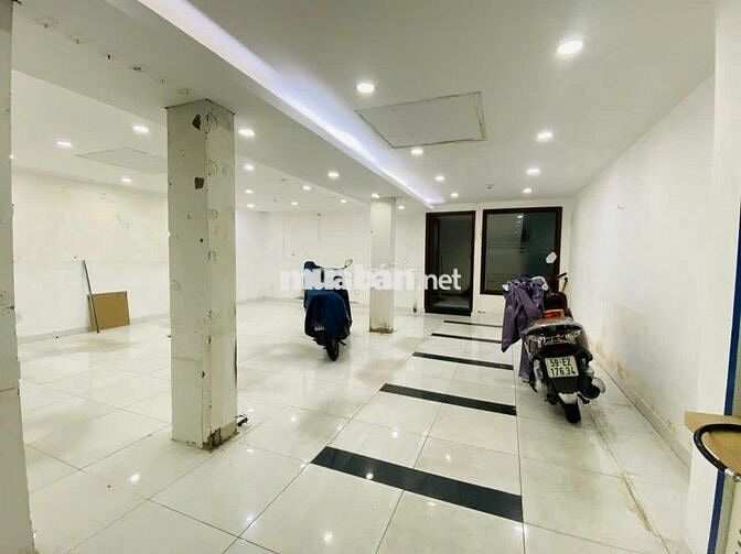 MẶT TIỀN NGUYỄN VĂN TRỖI - 8x15m - 3 TẦNG ỐP KÍNH ĐẸP