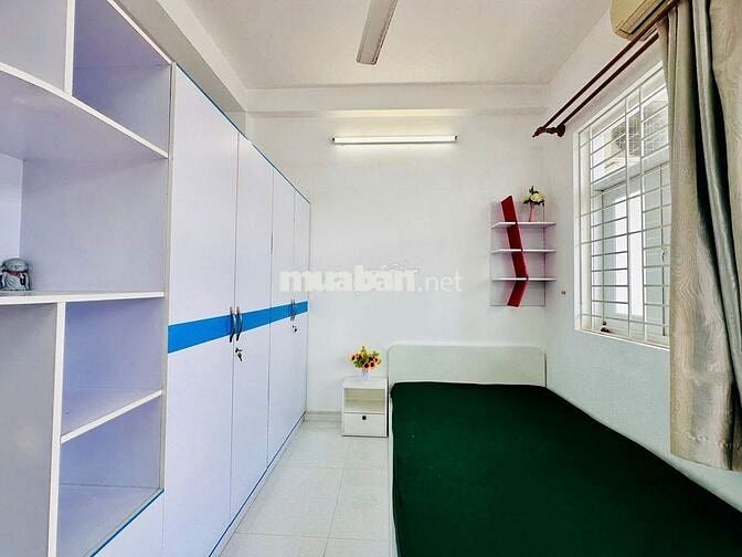 Cho thuê phòng Ban Công, Full NT, tách bếp ở Trần Xuân Soạn, Tân Hưng
