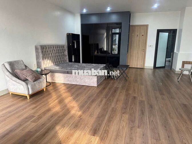 Shophouse 5 tầng thang máy + full đồ, vị trí đẹp nhất Gia Lâm