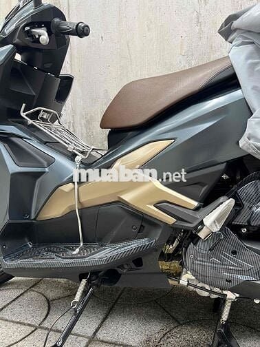 ab160 ABS mẫu mới vừa mua vài tháng 3/2025 mới 99%