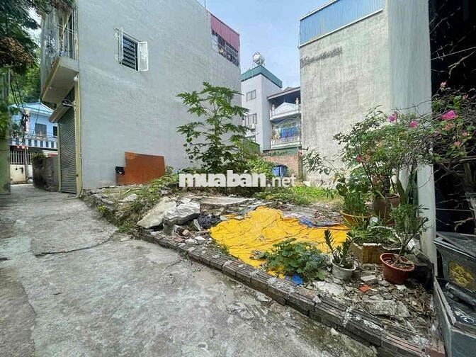 đất thị trấn chúc sơn phường chương mỹ cách quốc lô 6 có 200m