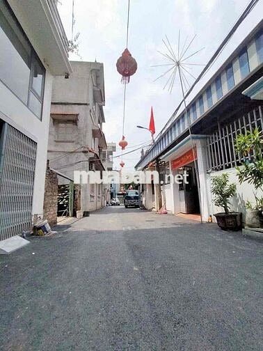 đất thị trấn chúc sơn phường chương mỹ cách quốc lô 6 có 200m