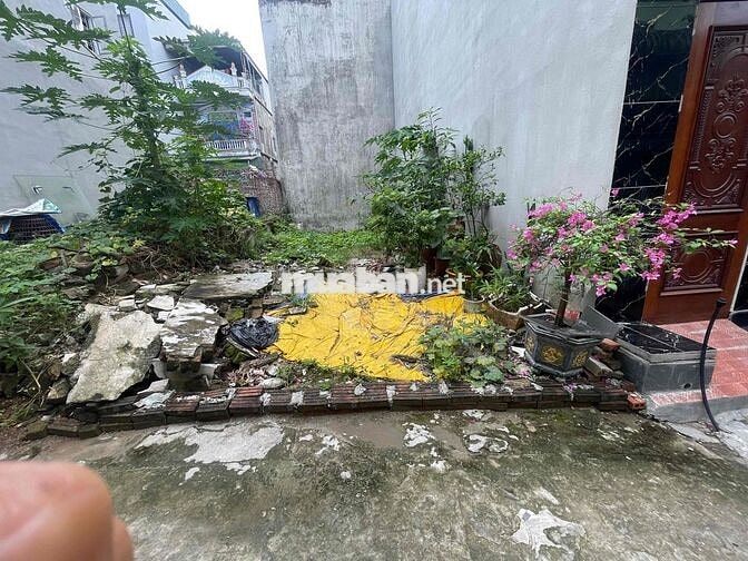 đất thị trấn chúc sơn phường chương mỹ cách quốc lô 6 có 200m