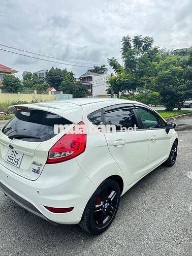 Ford Fiesta 2013 1.6 AT Hatchback - 100000 km