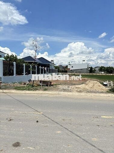 Còn 1 lô nhỏ tại mặt tiền Nguyễn Thị Hạnh kế Vinhomes