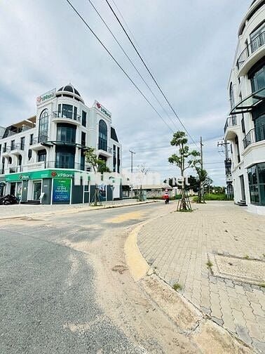 Còn 1 lô nhỏ tại mặt tiền Nguyễn Thị Hạnh kế Vinhomes