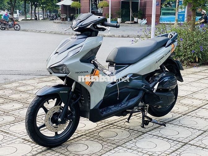 HONDA AIR BLADE 125 FI BẢN ĐEN SẦN KHÓA SMARKEY