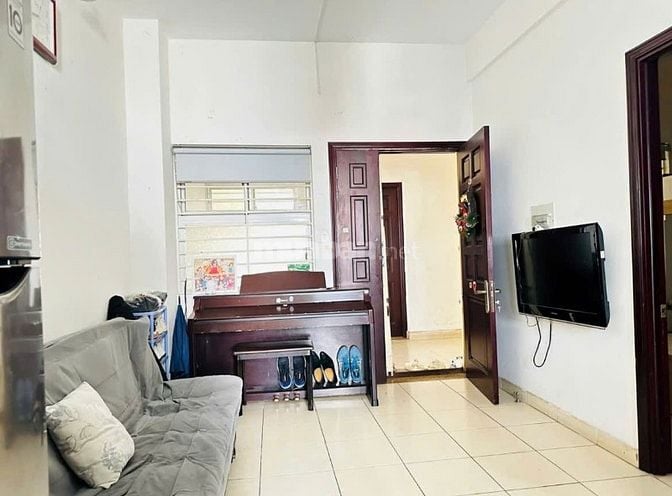 Chung cư Đặng văn Ngữ, PN: 80m2, 2p ngủ, Tolet NT, 12tr/tháng.