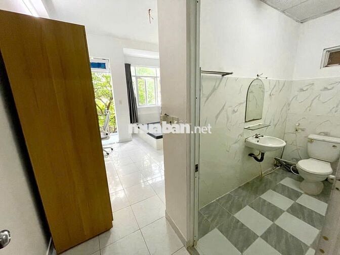 STUDIO NHỎ XINH NGAY ĐH MỸ THUẬT -25M2 -FULL NT -BAN CÔNG RÊNG-FREE XE