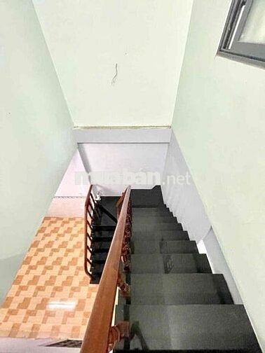 Nhà lầu 3 phòng hẻm ô tô Hoàng Quốc Việt