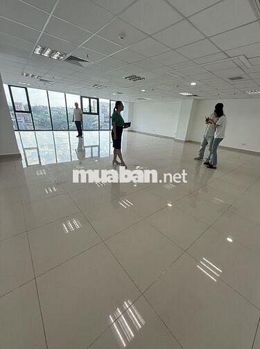 Thuê văn phòng giá rẻ Bình Thạnh 100m², chỉ 310k/m², full tiện ích