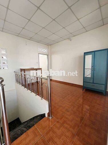 Cho Thuê Nhà Nguyên Căn 3PN-2WC đủ nội thất, đường xe hơi