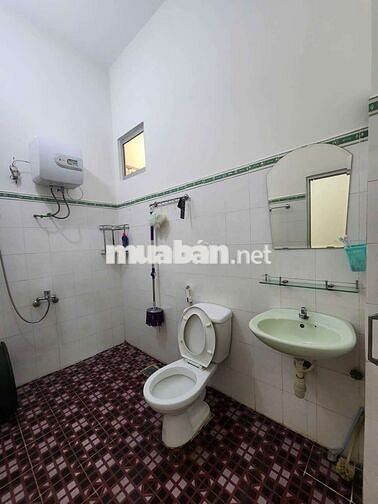 Cho Thuê Nhà Nguyên Căn 3PN-2WC đủ nội thất, đường xe hơi