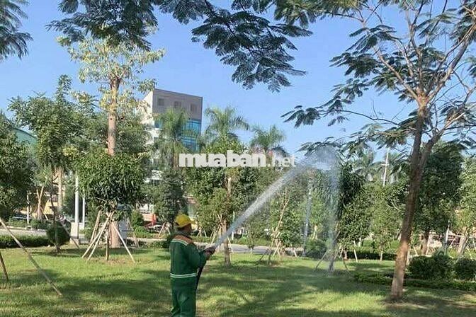 Bán đất 2 mặt tiền, đối diện vườn hoa