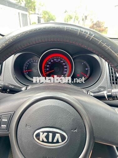 Kia Forte 2011 SX 1.6 MT - 130000 km