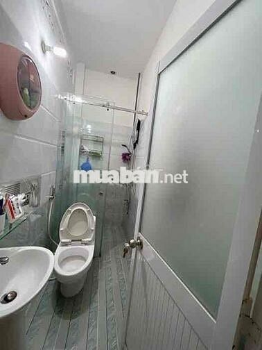 BÁN NHÀ - DT 60m² - NGANG 4m - DÀI 15m - GẦN NHÀ THI ĐẤU QUẬN 7 - CHỈ