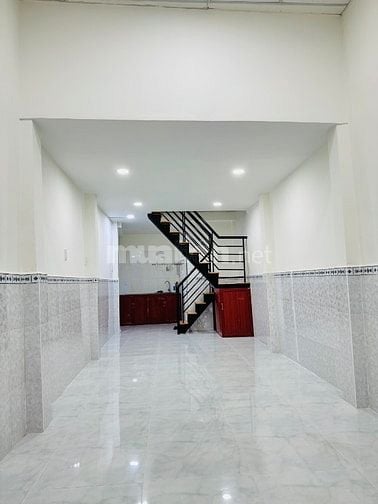 NHÀ NGUYÊN CĂN 2PN CHO THUÊ GIÁP QUẬN 1