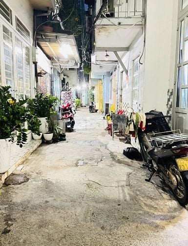 NHÀ NGUYÊN CĂN 2PN CHO THUÊ GIÁP QUẬN 1