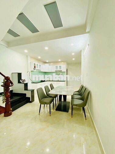 DIỆN TÍCH RỘNG - HẺM XE HƠI - GẦN MẶT TIỀN HUỲNH TẤN PHÁT.
