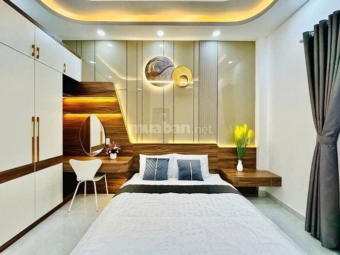 Nhà đẹp Lạc Long Quân, Tân Bình, 61m2, 3 tầng đẹp, hơn 3 tỷ