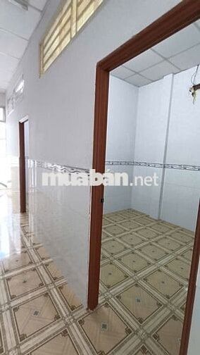 nhà 4 triệu 3 phòng ngủ gần trường Phan Ngọc Hiển