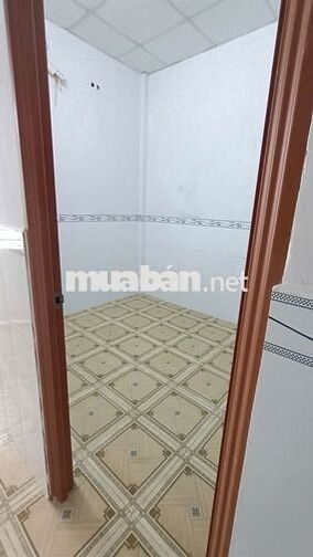 nhà 4 triệu 3 phòng ngủ gần trường Phan Ngọc Hiển