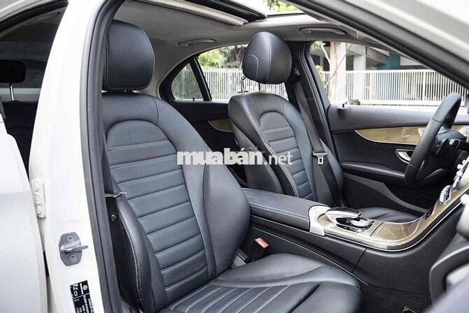 Mercedes Benz C250 Exclusive 2018 - Trắng/Đen