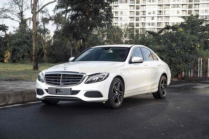 Mercedes Benz C250 Exclusive 2018 - Trắng/Đen