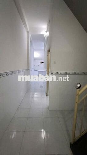 nhà 4 triệu 3 phòng ngủ gần trường Phan Ngọc Hiển