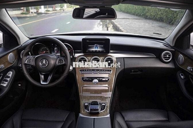 Mercedes Benz C250 Exclusive 2018 - Trắng/Đen