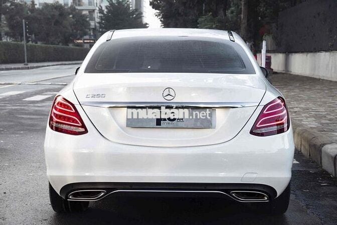 Mercedes Benz C250 Exclusive 2018 - Trắng/Đen