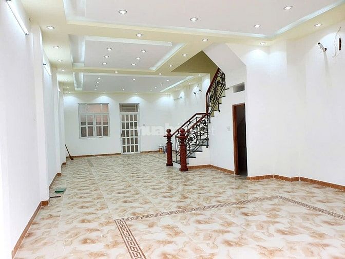 Cho thuê nhà mặt tiền đường Phạm Văn Chí, Phường Bình Tên, (Quận 6 cũ)
