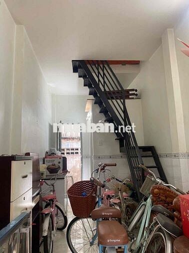 nhà sổ hồng riêng sử dụng 30m2 giá hơn 1tỷ ngay bến xe miền tây