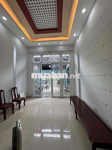 Cho Thuê Nhà 1T2L 3PN4WC Oto Đỗ Trong Sân Nhà ĐH Kinh Tế Luật