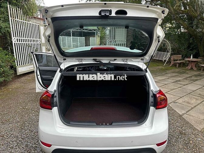 Kia Cerato 2014 1.6 AT Hatchback