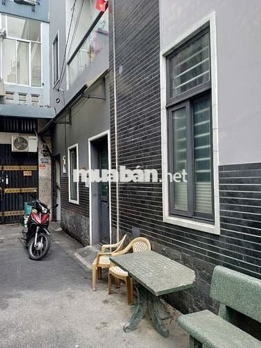 Phòng trọ 30m2 sát Ngã Tư Ng Oanh, Ng V Lượng