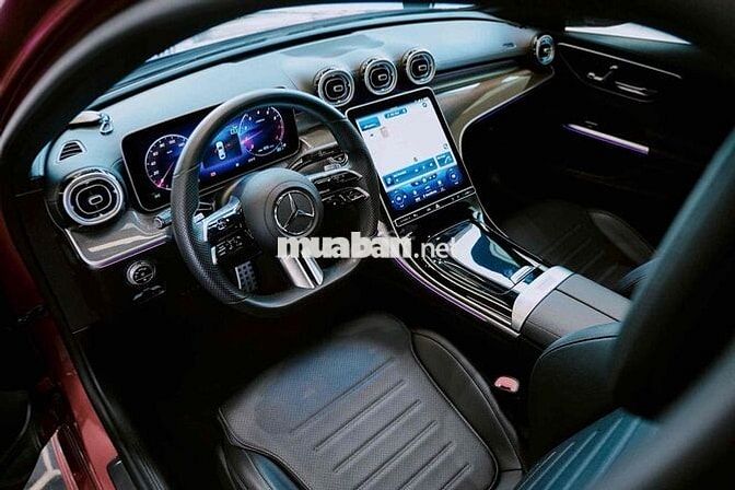 Mercedes Benz C Class 2022 C300 AMG - 22000 km