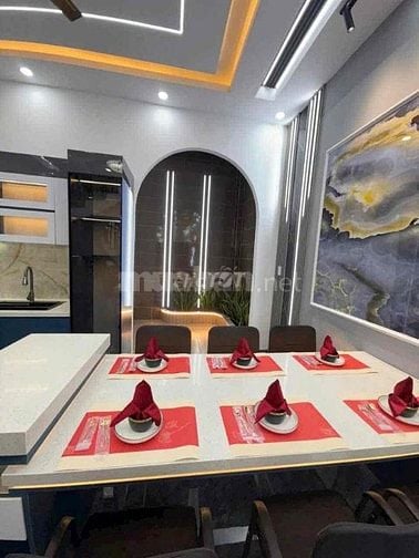 BÁN NHANH NHÀ 2 LẦU GẦN BỆNH VIỆN HOÀNG MỸ BINH DƯƠNG