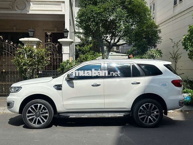 Chính chủ bán Ford Everest 2019 Titanium 2.0L 4x2