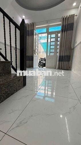 Nhã 1 Trệt, 1lầu, DT : 3.5mx7m=24m2. Sát MT Tô Ngọc Vân, ngay cây xăng