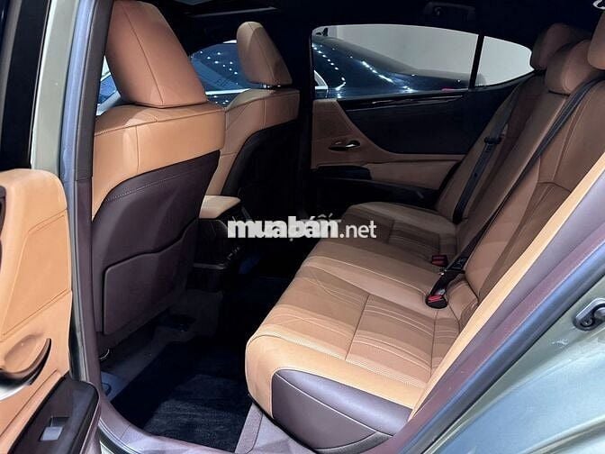Lexus ES 2021 250 - 29000 km