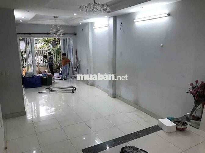 ✅ Cho Thuê Toà Nhà Hơn 300m2 DTSD Ngang Lớn Đường Oto_Quận 7