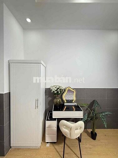 10p qua q1,5,7 Thang máy Studio Full nội thất Cho nuôi pet