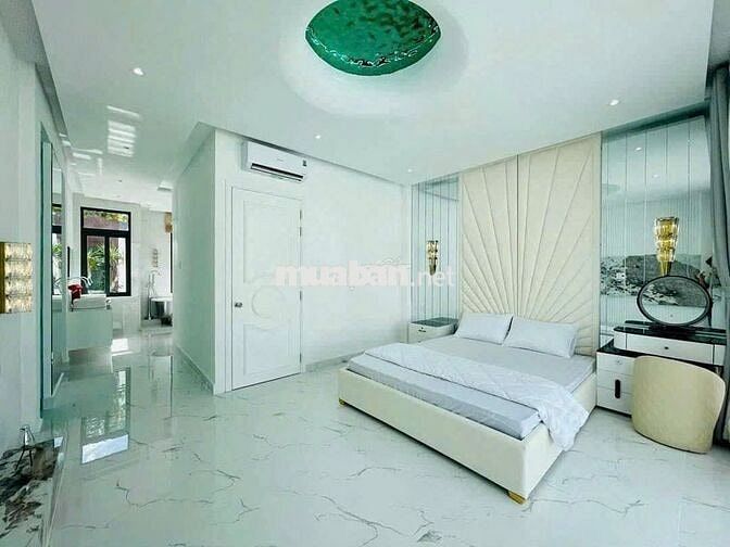 SIÊU PHẨM NHÀ ĐẸP 266D Hoàng Văn Thụ P4 Q.TB  4,5x18m 5 tầng 350m sàn