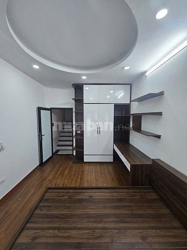 Cho thuê nhà riêng Gần Phố chùa Quỳnh ( Tân Lập). 30m x 5T gồm 3 ngủ