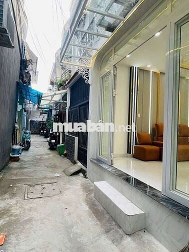 cần bán gấp nhà Huỳnh Tấn Phát