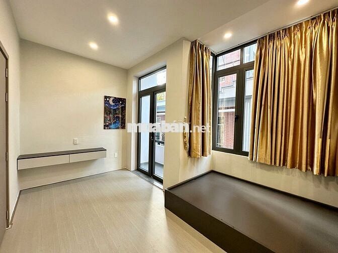 Nhà 3 mê 131m2 4 phòng thiết kế hiện đại tặng nội thất đi bộ tắm biển