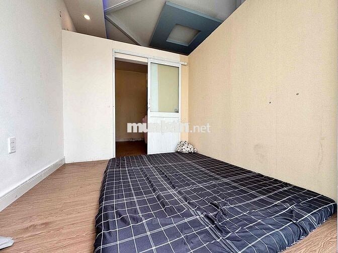 CHO THUÊ 2PN 2 BAN CÔNG FULL NỘI THẤT MÁY GIẶT RIÊNG GẦN CHỢ THẠCH ĐÀ