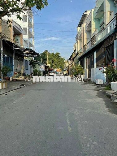 Mặt tiền Đs 9 p9 gv. 4x9m lầu đúc 2pn 2wc. Gần công viên Làng Hoa