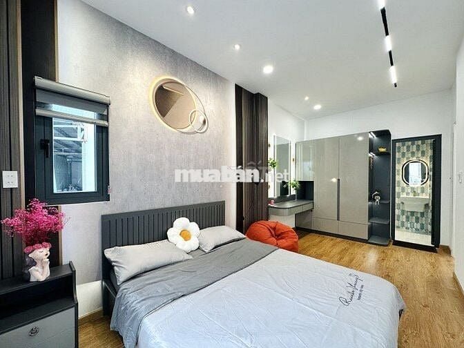 Bán nhà hẻm 3 gác khu Phan Xích Long ngang 6m 3PN căn góc sẵn nội thất